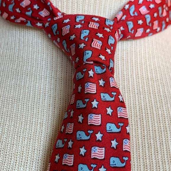 Vineyard Vines Other - BNWT VINEYARD VINES FLAGS WHALES AND STARS RED SILK TWILL NECKTIE